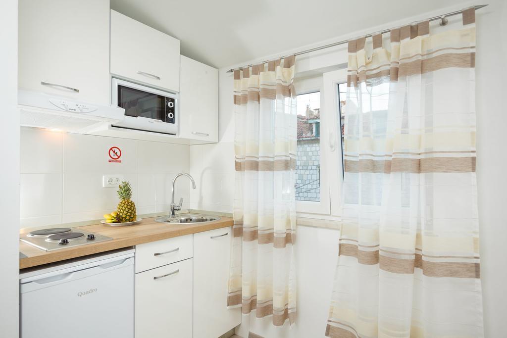 Apartments & Room Rollex สปลิท ภายนอก รูปภาพ